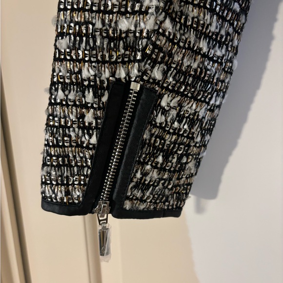 Stella & Jamie Black, White, and Silver zipper blazer - Picture 4 of 7